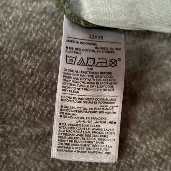 BNWT Men’s Old Navy Khaki Pants - Picture 5 of 5